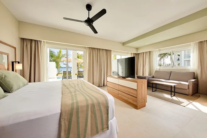 Habitación con vista a la piscina